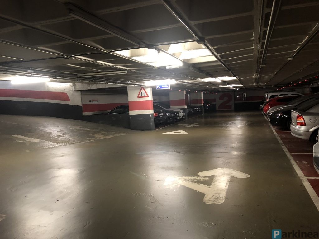 Amplio espacio vigilado para autocaravana en Sarrià - Sant Gervasi - foto 3